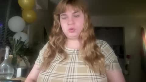 Snapshot of arabbustybeauty chatting on 4, 3, 2026 BustyPrincessLeila online show from 4, 3, 2026