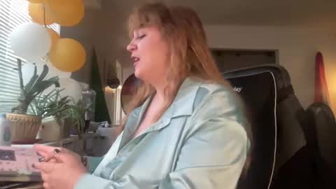 Snapshot of arabbustybeauty chatting on 14, 3, 2026 BustyPrincessLeila online show from 14, 3, 2026