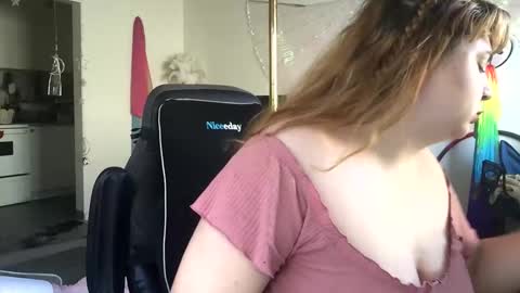 Snapshot of arabbustybeauty chatting on 9, 4, 2026 BustyPrincessLeila online show from 9, 4, 2026