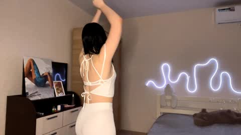 Emi online show from 31, 3, 2026