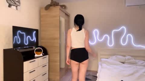 Emi online show from 7, 4, 2026