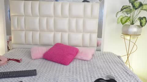   online show from 4, 2, 2025