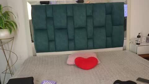 Snapshot of aradia_01 chatting on 5, 5, 2026 online show from 5, 5, 2026