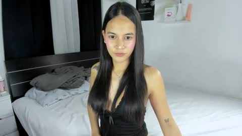 Snapshot of ari_anaa chatting on 10, 7, 2026 AriCandyAnna online show from 10, 7, 2026