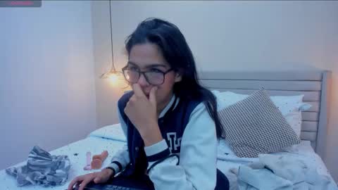 Snapshot of ari_cooper_ chatting on 2, 12, 2025 Ara online show from 2, 12, 2025