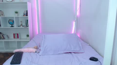 Snapshot of ari_rossee_ chatting on 25, 12, 2024 online show from 25, 12, 2024