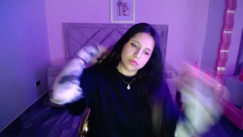 Snapshot of aria_ch1 chatting on 11, 11, 2025 Aria online show from 11, 11, 2025