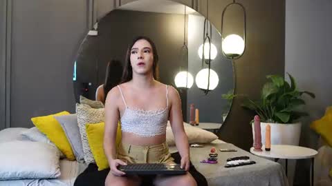 Snapshot of ariaa_isabell chatting on 15, 7, 2026 Ariaa online show from 15, 7, 2026