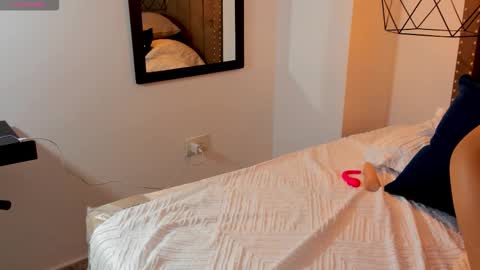 Snapshot of ariadelune7 chatting on 7, 1, 2026 ariadelune7 online show from 7, 1, 2026