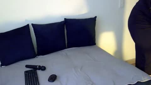 Snapshot of ariadna_grad chatting on 1, 4, 2026 A r i a d n a online show from 1, 4, 2026