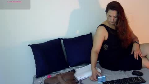 Snapshot of ariadna_grad chatting on 6, 4, 2026 A r i a d n a online show from 6, 4, 2026