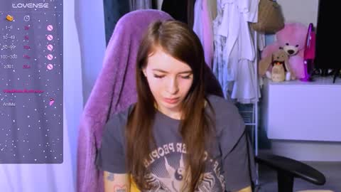 Snapshot of ariamill chatting on 26, 10, 2025 Ari online show from 26, 10, 2025