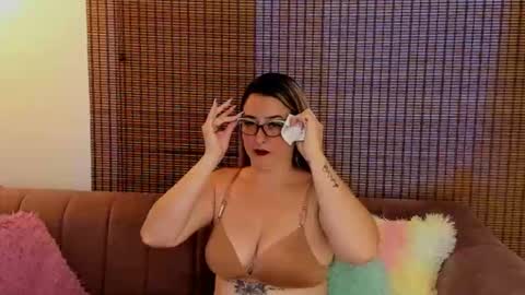 Ariana Cruz online show from 10, 4, 2026