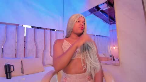 ariana_grande233 online show from 18, 4, 2026