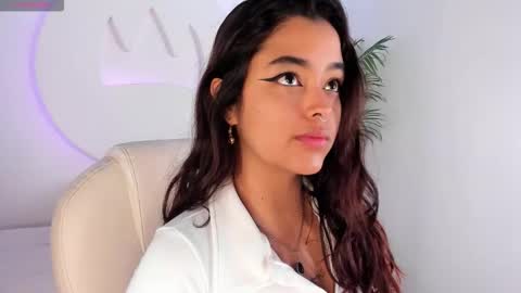 Snapshot of ariana_pierce chatting on 25, 10, 2025 Ariana online show from 25, 10, 2025
