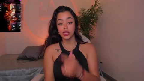 Snapshot of ariana_pierce chatting on 30, 11, 2025 Ariana online show from 30, 11, 2025