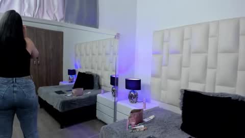 Snapshot of ariana_rouse_ chatting on 3, 2, 2026 ariana online show from 3, 2, 2026