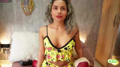 Snapshot of ariana_valdirii chatting on 12, 11, 2025 cristina online show from 12, 11, 2025