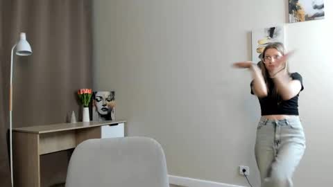 Snapshot of arianaabramek chatting on 6, 2, 2026 Alice online show from 6, 2, 2026