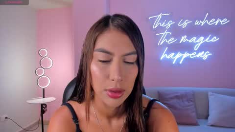 Ariana Dumont online show from 1, 2, 2026