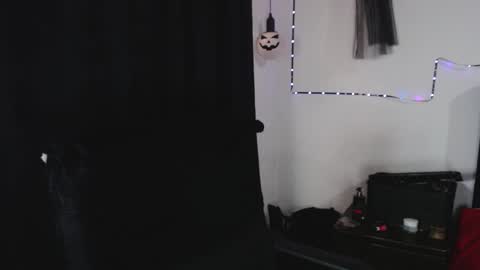 help me 100 hands up my OF is Free  online show from 19, 11, 2025