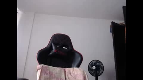 ariannaloovel online show from 9, 2, 2026