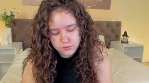 Snapshot of ariella_sol chatting on 18, 6, 2026 Ariella GTM3 Tue Wed Thu Fri Sat 0400 am-1030pm online show from 18, 6, 2026