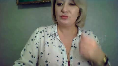 Snapshot of arielxloveresss chatting on 9, 11, 2025 ArielXLoveresss online show from 9, 11, 2025