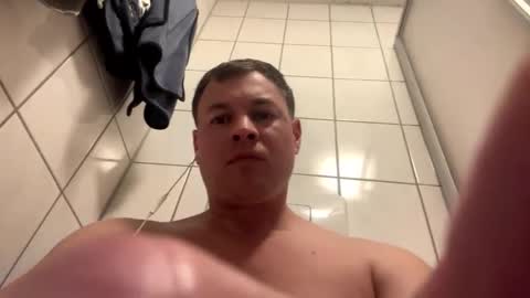 Snapshot of armyskater32 chatting on 5, 3, 2025 armyskater32 online show from 5, 3, 2025