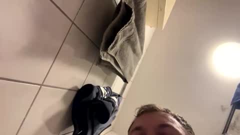 Snapshot of armyskater32 chatting on 28, 9, 2025 armyskater32 online show from 28, 9, 2025