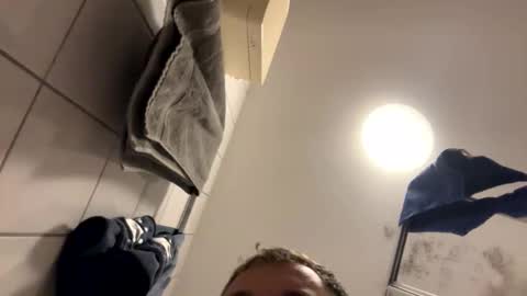 Snapshot of armyskater32 chatting on 29, 9, 2025 armyskater32 online show from 29, 9, 2025