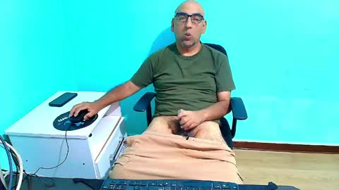 Snapshot of arnelux72 chatting on 26, 4, 2026 arnelux72 online show from 26, 4, 2026