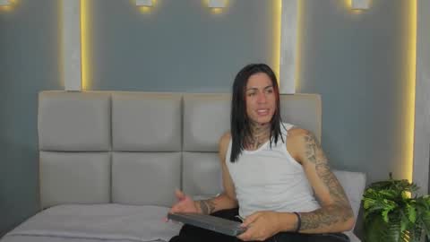 Arohom Lester online show from 21, 11, 2025