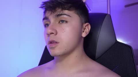 aron__cooper online show from 4, 11, 2025