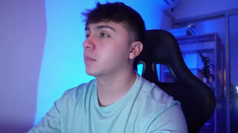 Snapshot of aron__cooper chatting on 19, 5, 2026 aron__cooper online show from 19, 5, 2026