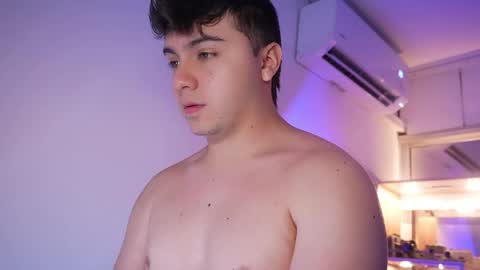 Snapshot of aron__cooper chatting on 31, 5, 2026 aron__cooper online show from 31, 5, 2026