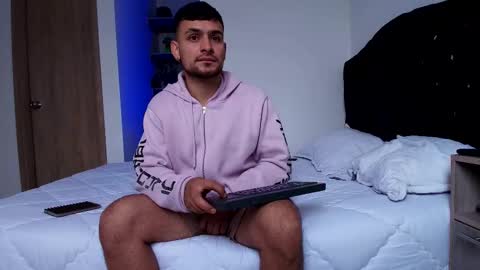 Snapshot of aron_santoro1 chatting on 9, 2, 2026 Aron Santoro online show from 9, 2, 2026