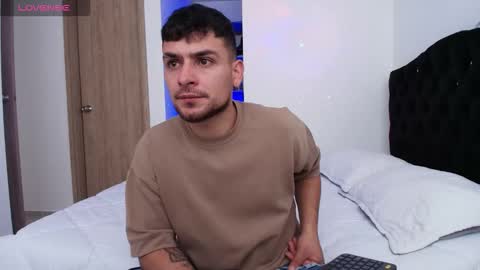 Snapshot of aron_santoro1 chatting on 19, 2, 2026 Aron Santoro online show from 19, 2, 2026