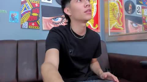 Arontawers online show from 3, 3, 2026