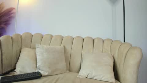   online show from 30, 10, 2025