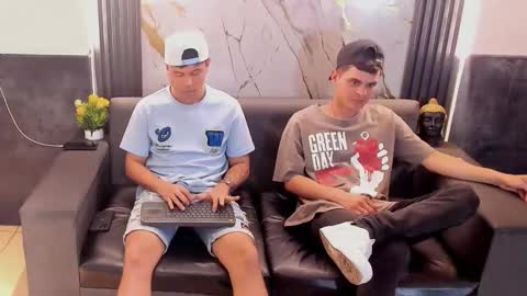 Aroon   online show from 31, 3, 2026