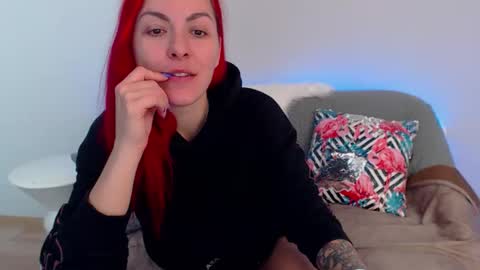 arri_ella online show from 20, 11, 2025