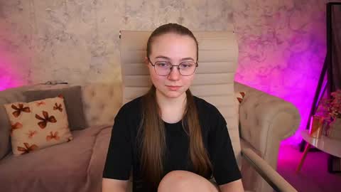 Snapshot of arrinawair chatting on 21, 4, 2026 arrinawair online show from 21, 4, 2026
