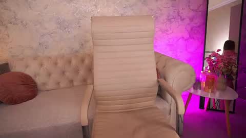 Snapshot of arrinawair chatting on 3, 7, 2026 arrinawair online show from 3, 7, 2026