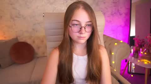 Snapshot of arrinawair chatting on 13, 7, 2026 arrinawair online show from 13, 7, 2026