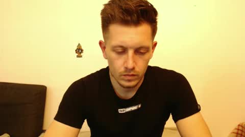 arromwilliam90 online show from 2, 2, 2025