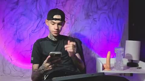   online show from 4, 10, 2025