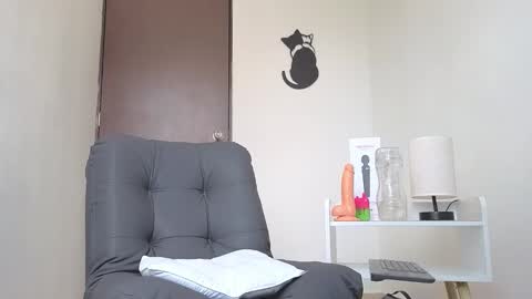   online show from 17, 10, 2025