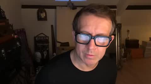 artisterotic online show from 22, 12, 2025