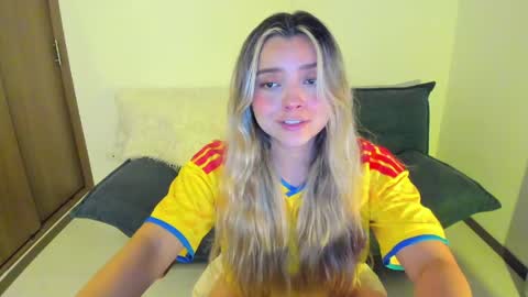 Snapshot of ary_cam230 chatting on 8, 6, 2026 Zahaara online show from 8, 6, 2026